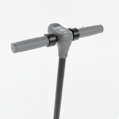 Monopatín eléctrico — Vel. máx 14 km/h · Motor 110W · Carga máx 60 kg · Batería 2–3 h